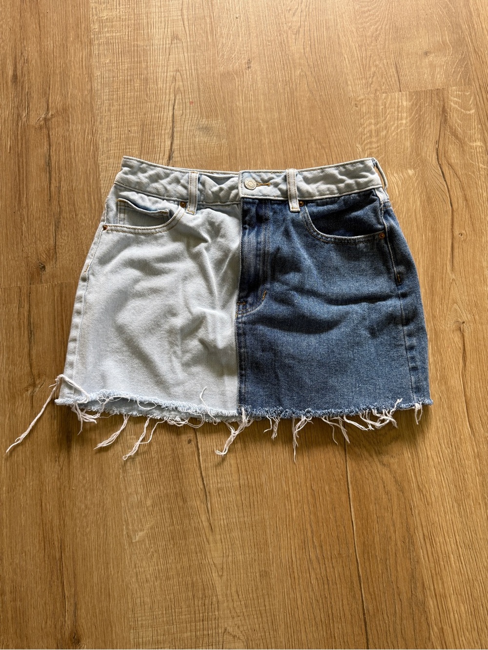 PacSun Women’s 27 two tone color block Jean mini skirt